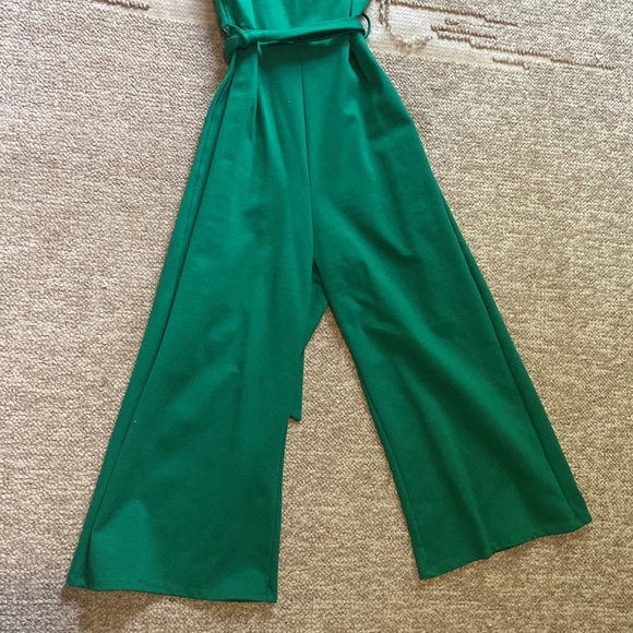 Green romper, flared and cropped! - Picture 3 of 5